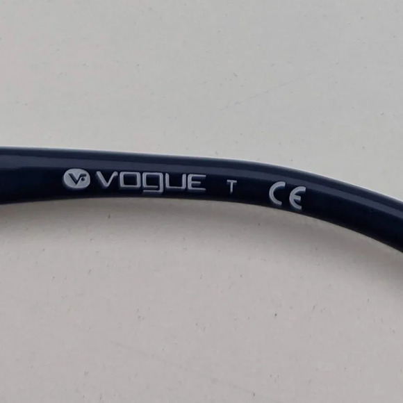 🕶️Vogue VO2971-S Sunglasses 50/20 140 /YHI750🕶️ - Picture 3 of 6
